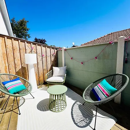 Holiday home Charmante Maison A 150 M De La