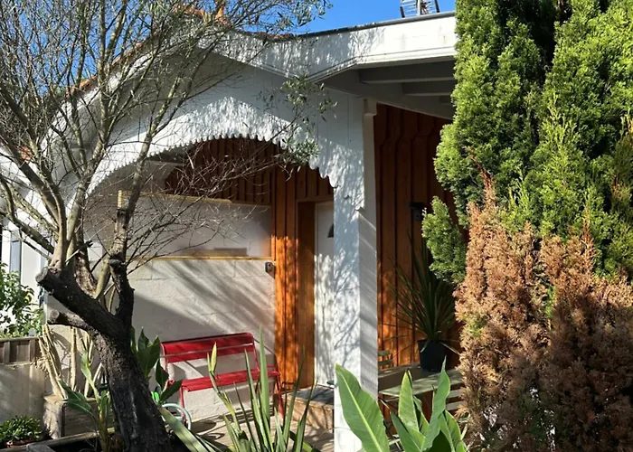 Hébergement de vacances Charmante Maison à 150 M De La
